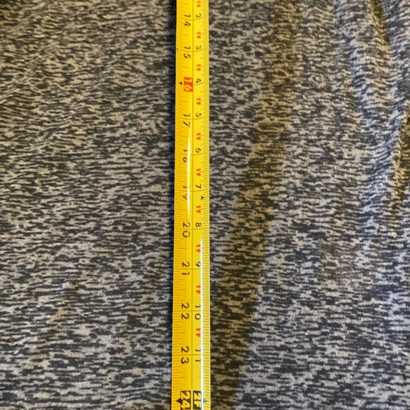 Two cap sleeve v neck shirts - Picture 3 of 13